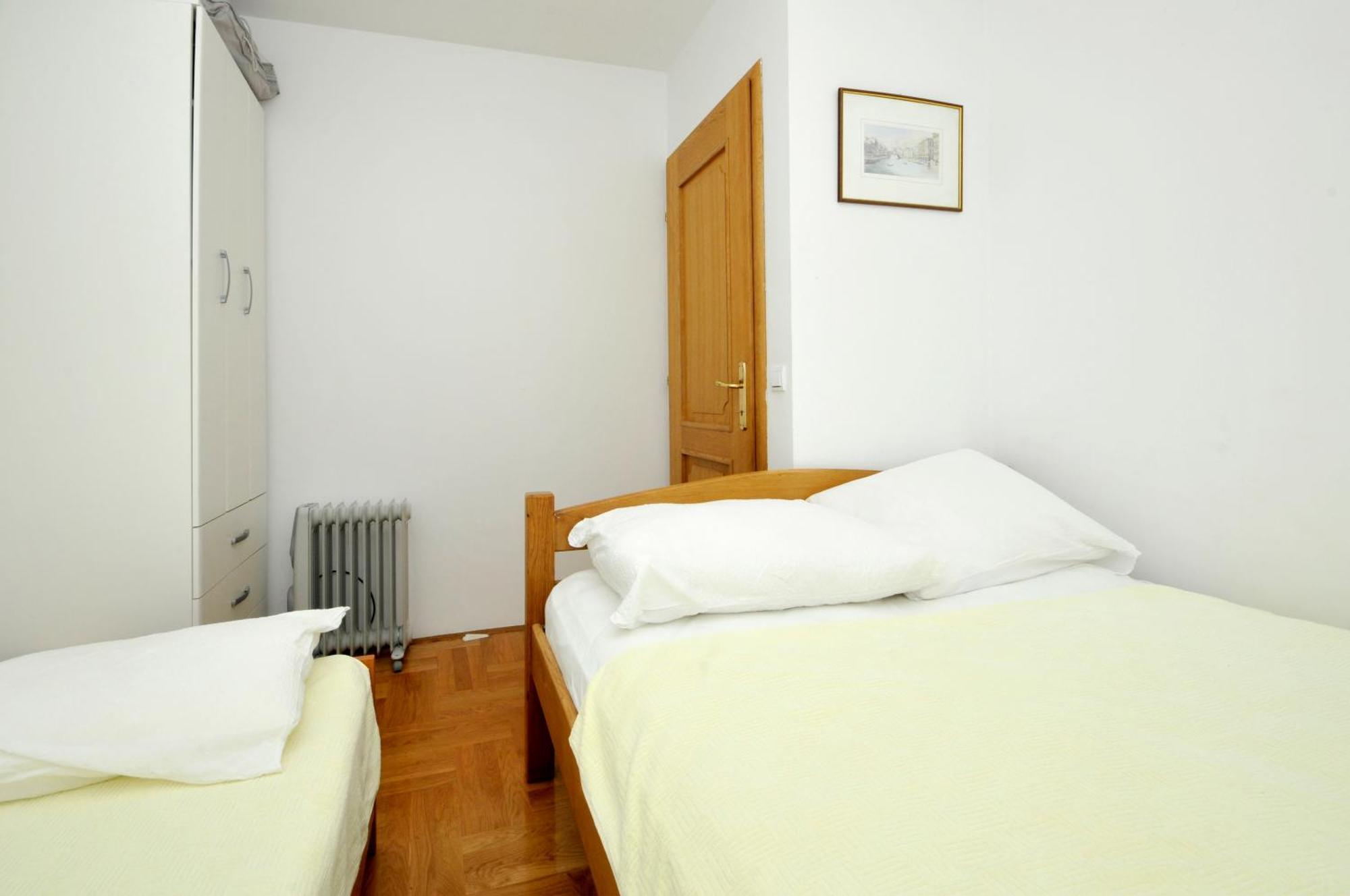 Apartmani Svalina - Seaview And 130M From Beach トロギール エクステリア 写真
