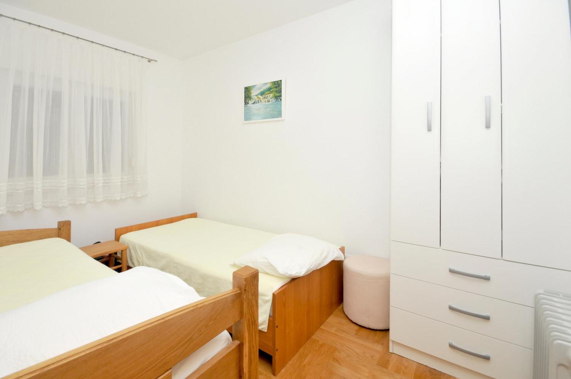 Apartmani Svalina - Seaview And 130M From Beach トロギール エクステリア 写真