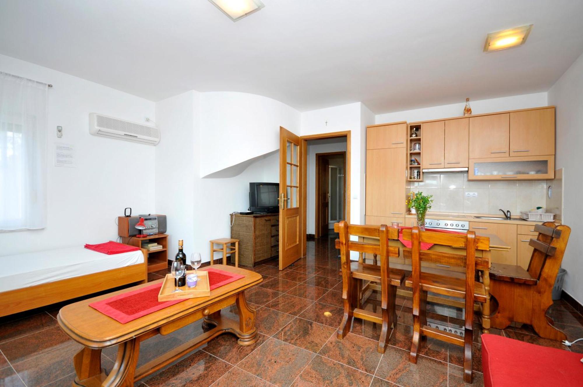 Apartmani Svalina - Seaview And 130M From Beach トロギール エクステリア 写真