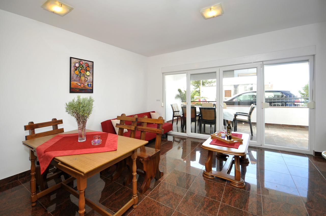 Apartmani Svalina - Seaview And 130M From Beach トロギール エクステリア 写真