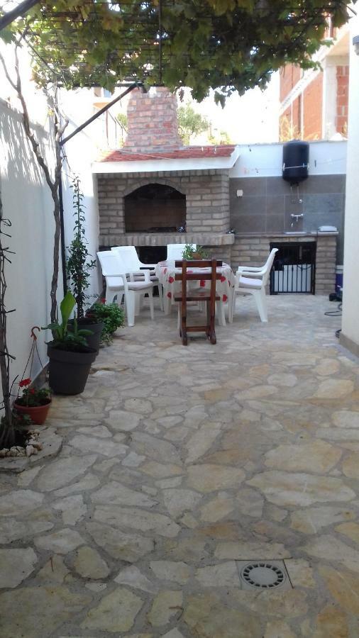 Apartmani Svalina - Seaview And 130M From Beach トロギール エクステリア 写真